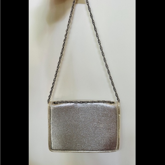 VINTAGE 1960s INGBER SPARKLY SILVER LAME FABRIC EVENING BAG FORMAL METAL CHAIN - Picture 2 of 8
